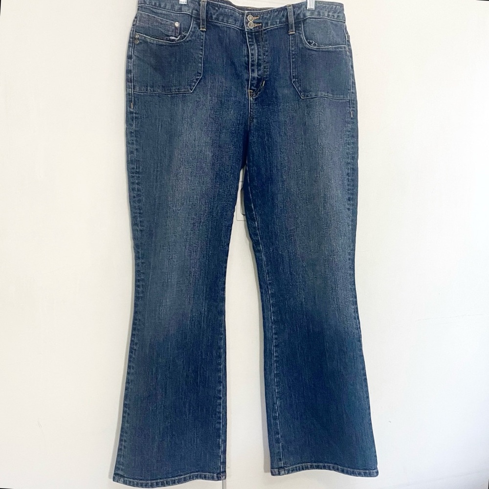 American Rag Medium Wash High Rise Blue Bootcut Jeans 18